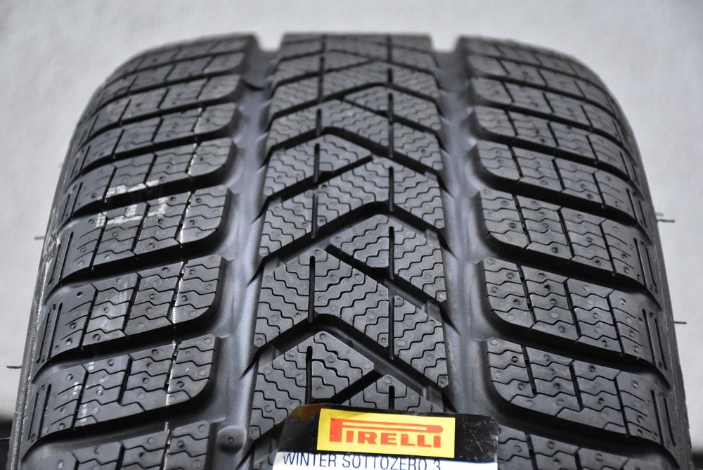 Nowe koła zimowe OEM Mercedes A35 A45 AMG W177 W176 CLA 45 CLA 35 C118 C178 X178 C174 X174 NIGHT 19" NOWE Pirelli 2026