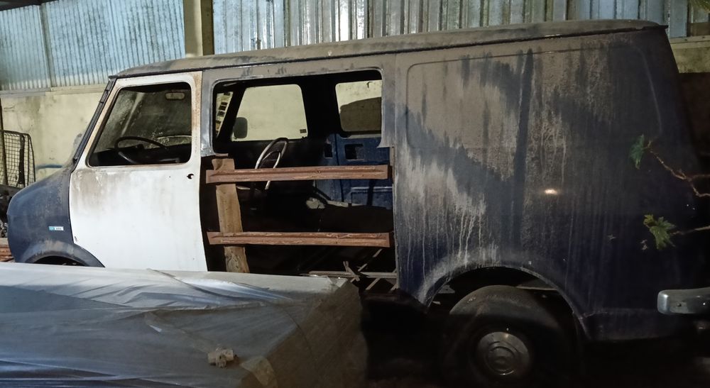 Bedford  cf  250