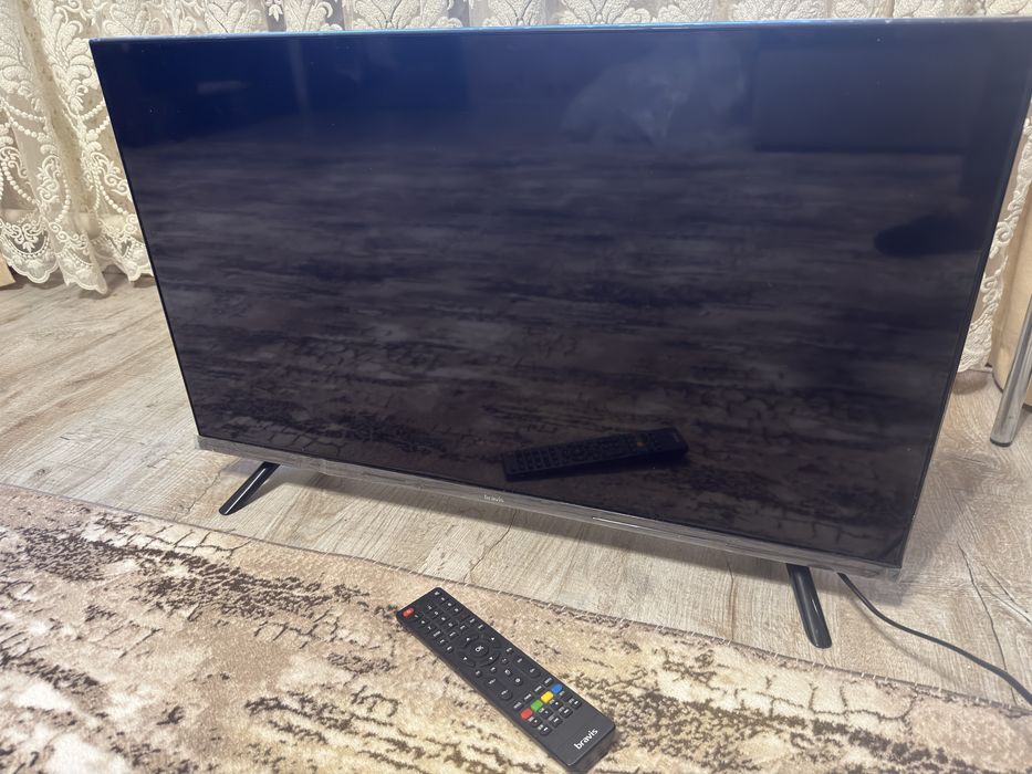 Телевізор Bravis 32 Smart tv