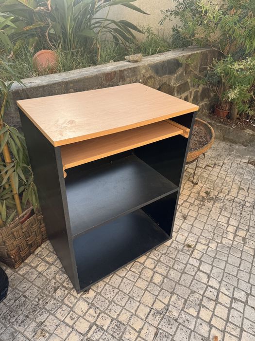 Móvel de Escritório com Prateleira Deslizante e Rodas