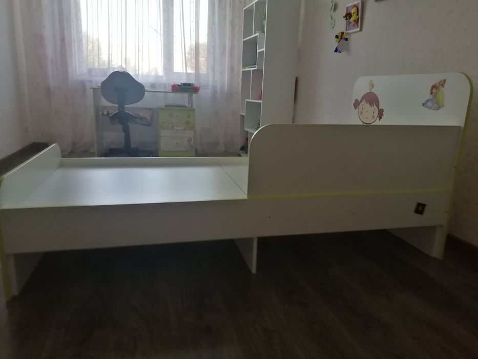 Ліжко односпальне