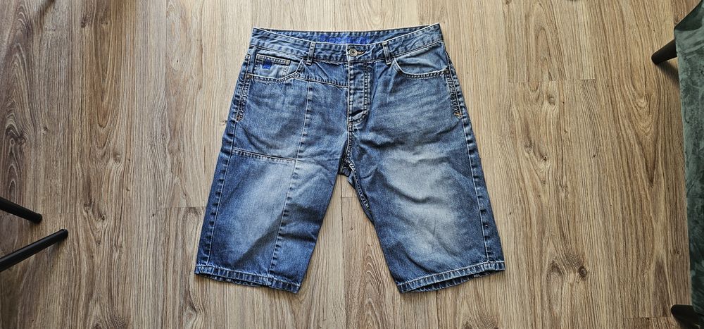 Desigual męskie krótkie spodenki rozmiar M wymiary na zdjęciach