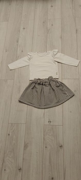 Komplet spódniczka plus bluzeczka rozm. 104