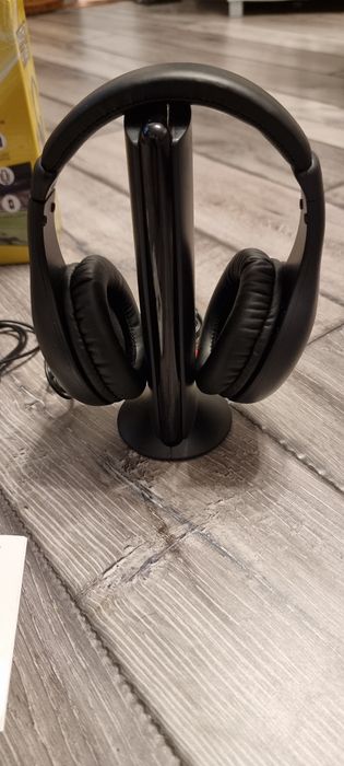 Zestaw słuchawkowy do telewizora bezprzewodowe z nadajnikiem