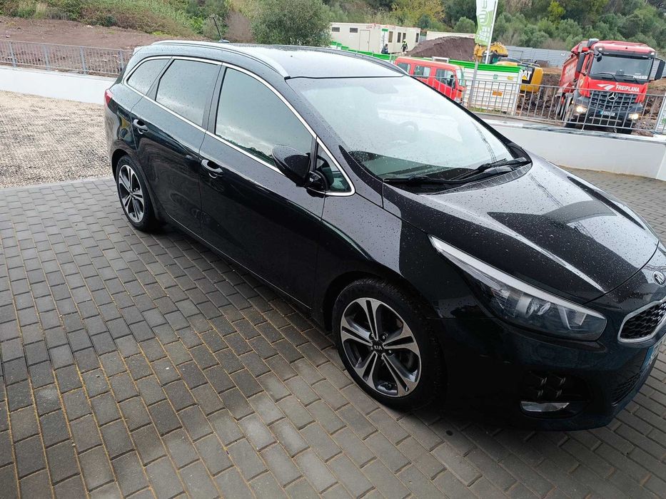 Kia Ceed SW GT Line 1.6 CRDi – Muito Estimada, 2 Chaves