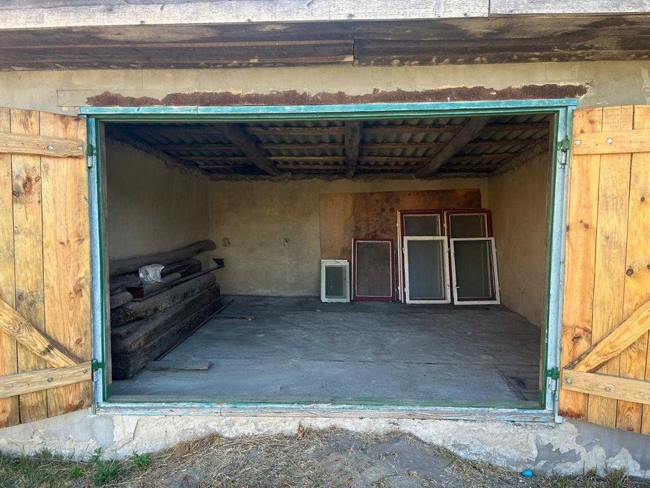 Продам будинок в Острозькому районі