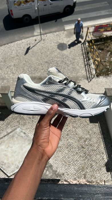 Sapato Asics cizento