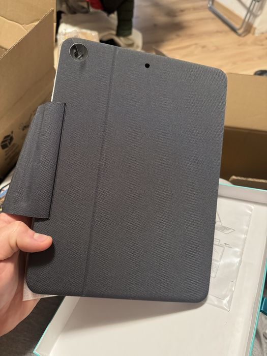 Logitech rugged folio ipad новий