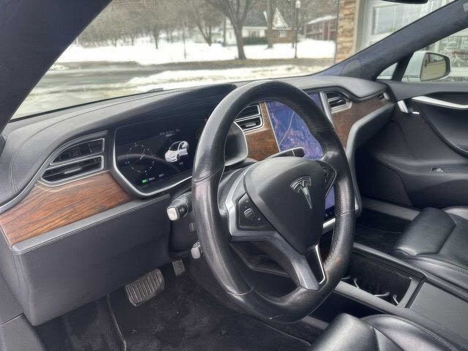 Tesla Model S P100D      2017