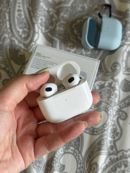 Apple AirPods 3rd Geração - Em Ótimo Estado, Com Capa Azul
