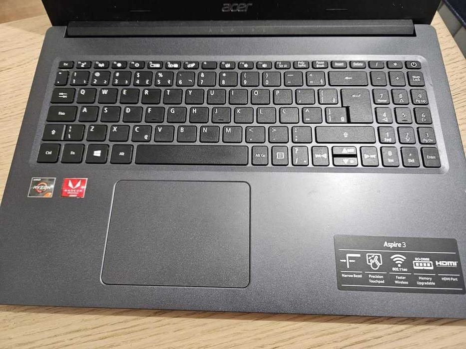 Notebook ASUS Aspire 3 - Ryzen 7 3700U 12Gb de RAM
