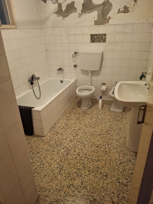 Alugo t2 em silvares