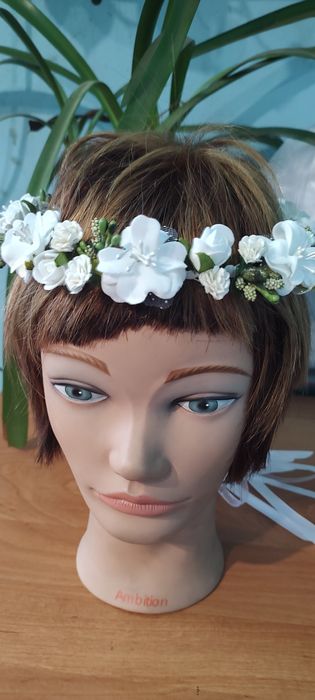 Wianek komunijny z ozdoba na świece