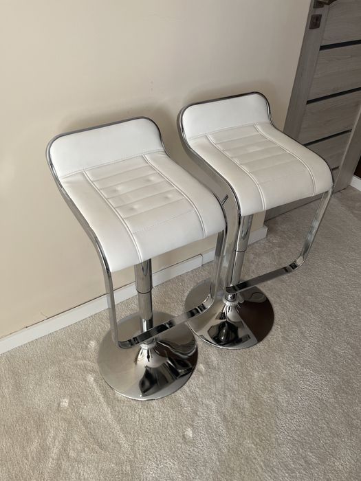 Hokery barowe biale (ekoskóra)