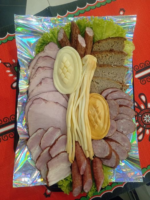 Swojskie pyszne wędliny kiełbasy  oscypki bez glutenu święta prezent