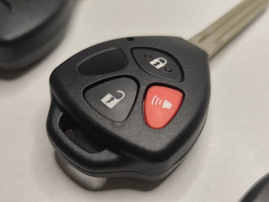 Carcaça Chave Capa Toyota Yaris Corolla Avensis RAV4 Auris Hilux Land Cruiser Comando Fixo 2 3 4 Botões Pânico Lâmina TOY43 Capa Substituição Novo