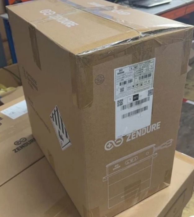 Зарядна станція Zendure SolarFlow 800 PRO (1940Wh)
