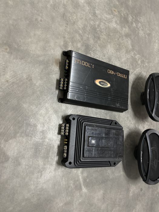 Título: Subwoofer + Amplificador + 2 Colunas para Carro – Bom Estado