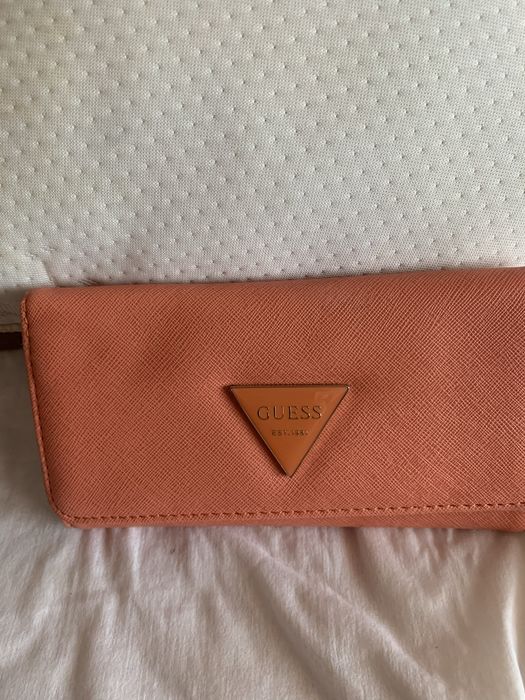 Carteira Guess nova  em pele