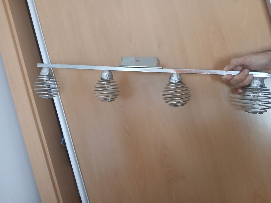 Candeeiro com 4 focos