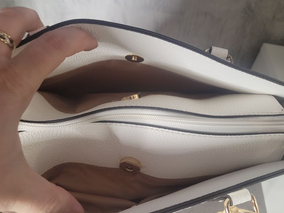 Oryginalna Piękna torebka Guess