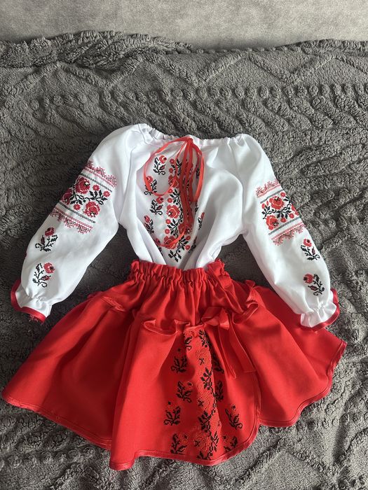 Вишиванка, блуза і спідничка