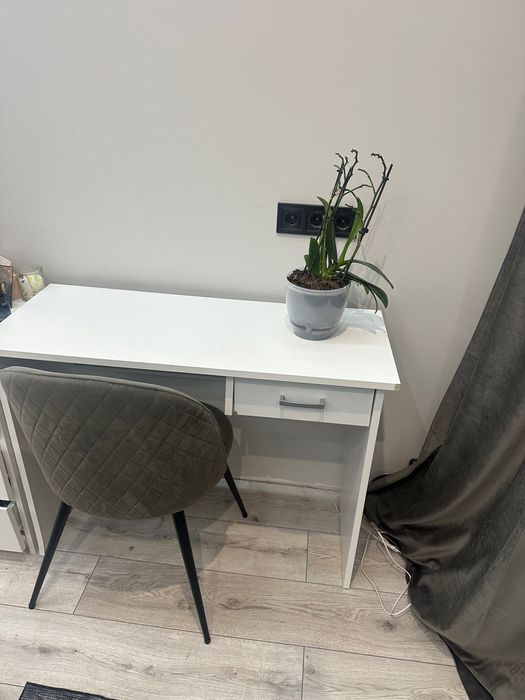 Стіл  письмовий, білий