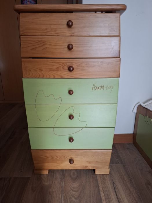 Quarto  Cama de solteiro+ colchão + mesa cabeceira + camiseiro +secret