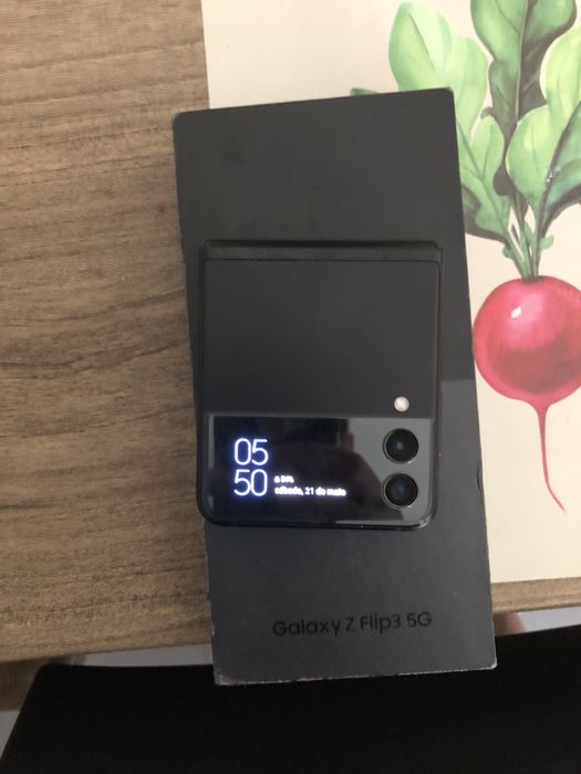 Samsung galaxy Z Flip3 5G