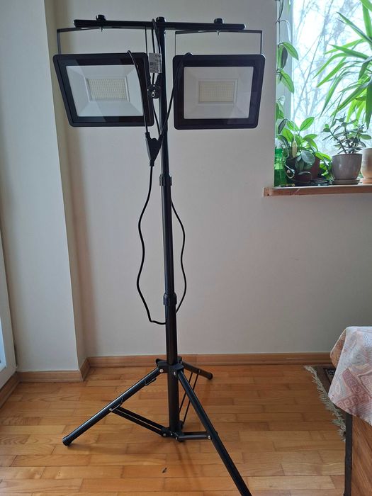 lampa naświetlacz led