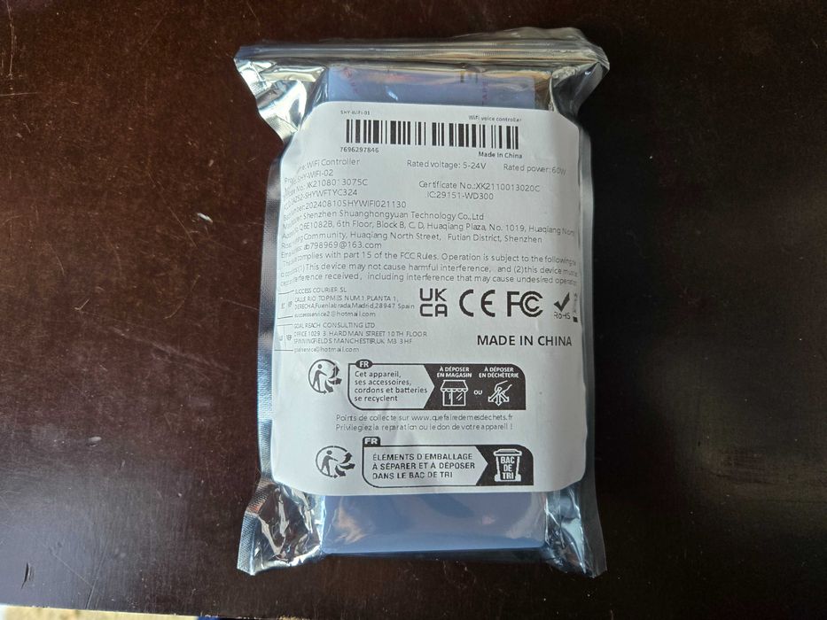 Controladores RGB inteligentes WiFi para fita Led com comando.