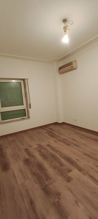 Vendo T1+1 com terraço e  parqueamento