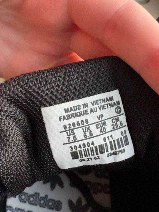 Кросівкі нові 25.5м