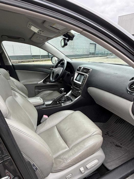 Lexus XE2 IS220D