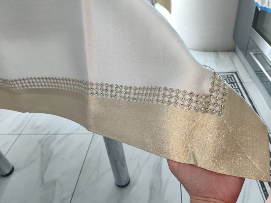 Шикарная, праздничная скатерть, на любое торжество!Польша.