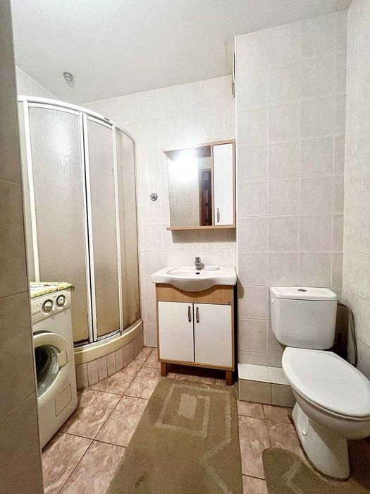 Продам 1 кімнатну квартиру  на Черемушках біля Будинку Меблів