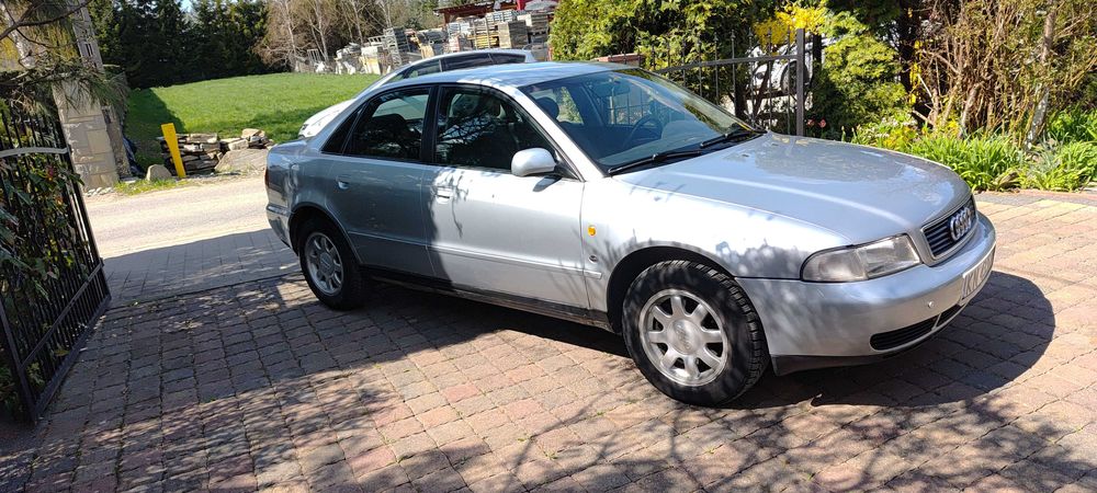 Zadbane Audi  A4 B5 Limusine 1,9 TDI