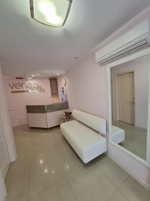 Продаж комерційного фасадного приміщення