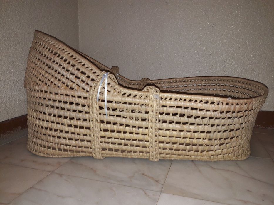 Alcofa / Berco em verga para bebé