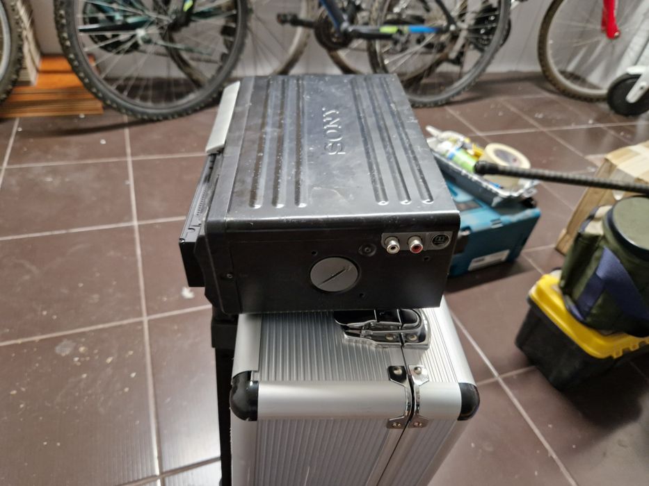 Caixa de 10 cd e cabos