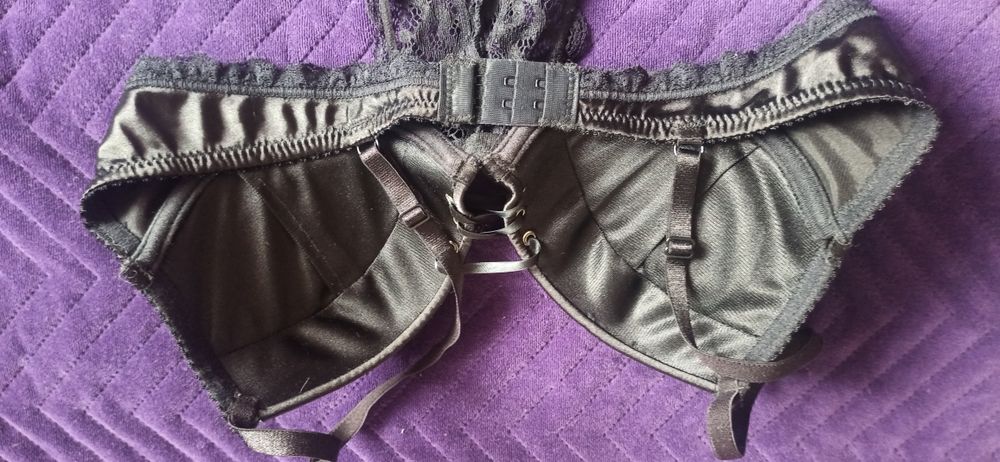 Czarne body Censored - 75 B