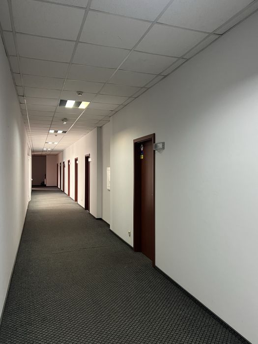 Оренда! офісні приміщення 200 м.кв ! вул.Зелена