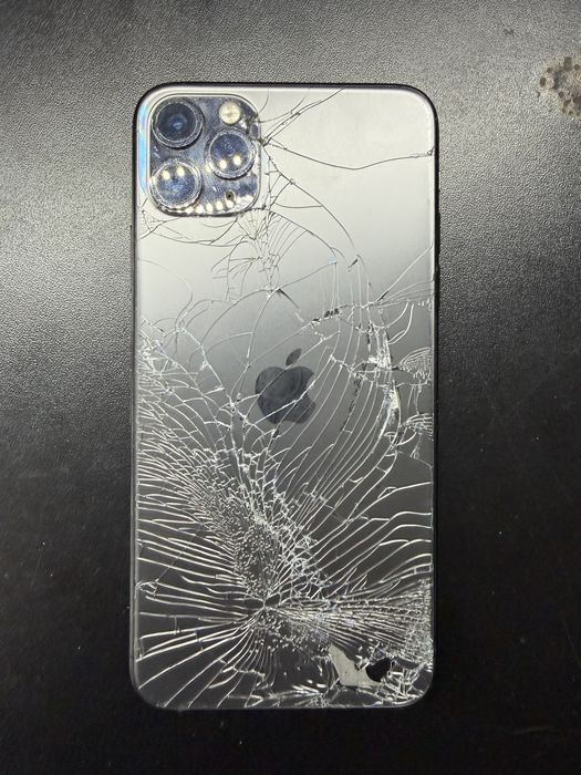 Iphone 11 pro max black розбитий