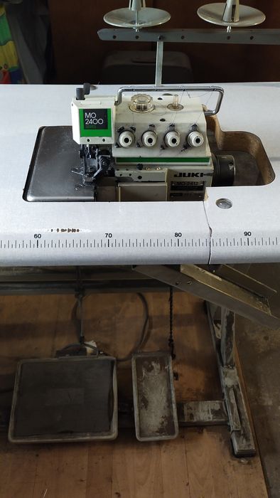 JUKI MO2400 owerlok 4-nitkowy 230V