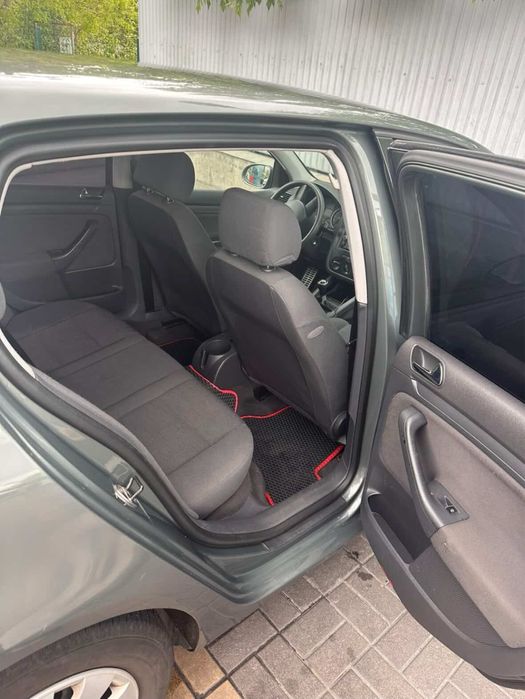 Продам Volkswagen Golf 5 • 2004 рік • 1.6 FSI