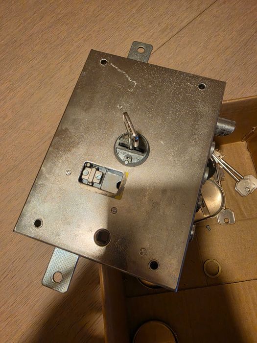 Fechadura de porta DIERRE