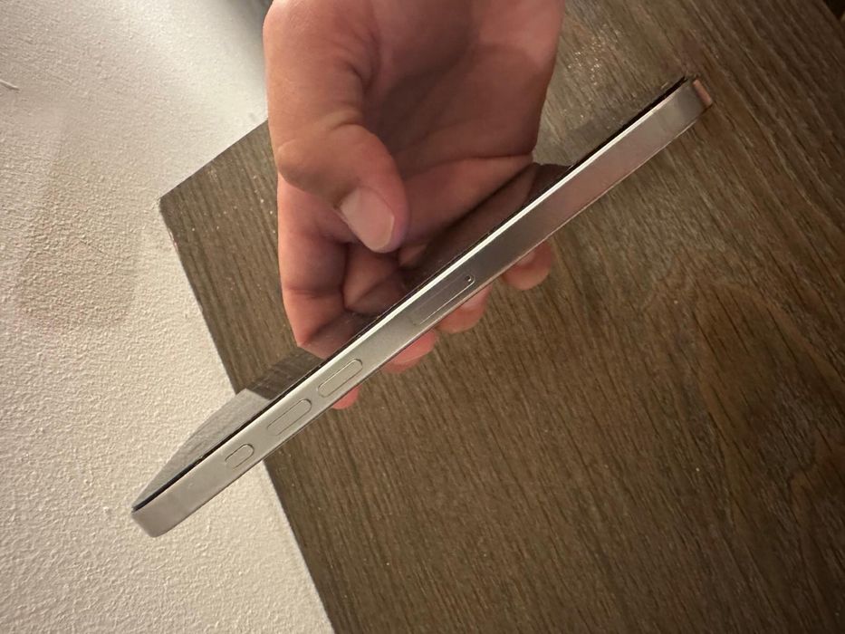 Iphone 16 pro max  silver