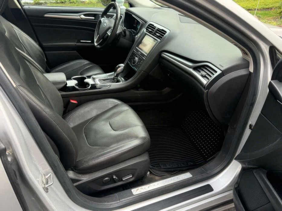 Ford Fusion Titanium      2015