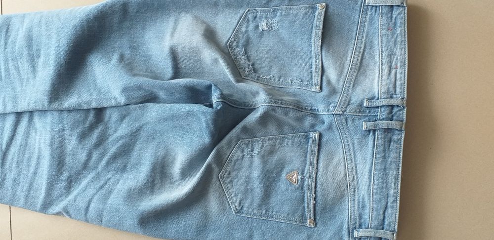 Spodnie guess r. 26 dżinsowe