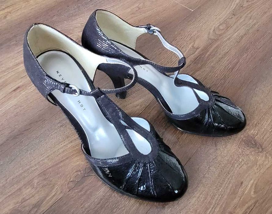 Eleganckie czarne szpilki r. 39